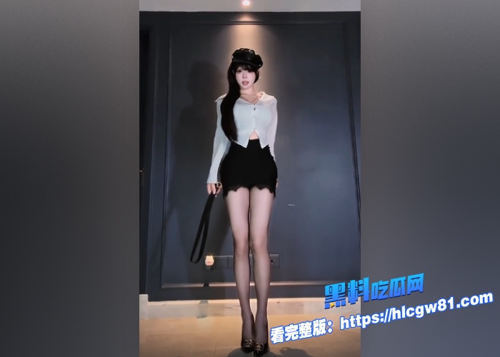 抖音百万粉擦边女网红九毛不帅脚踩两条船被现男友发现大冤种直接爆料骚货性爱视频露脸实锤大批金主粉丝跑路血亏 图5 抖音百万粉擦边女网红九毛不帅脚踩两条船被现男友发现大冤种直接爆料骚货性爱视频露脸实锤大批金主粉丝跑路血亏 图5