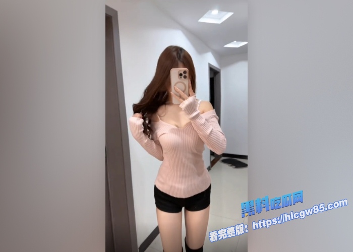 极品嫩妹是雪儿吖与男友直播大秀流出 1