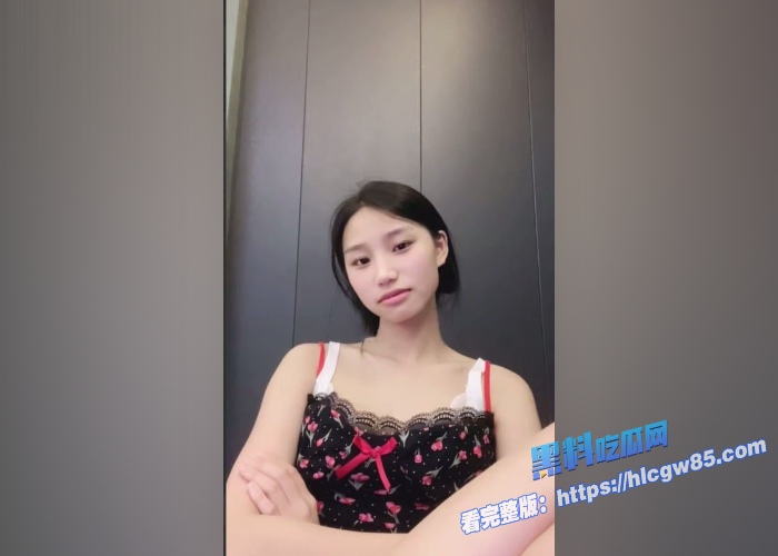 极品嫩妹是雪儿吖与男友直播大秀流出 3