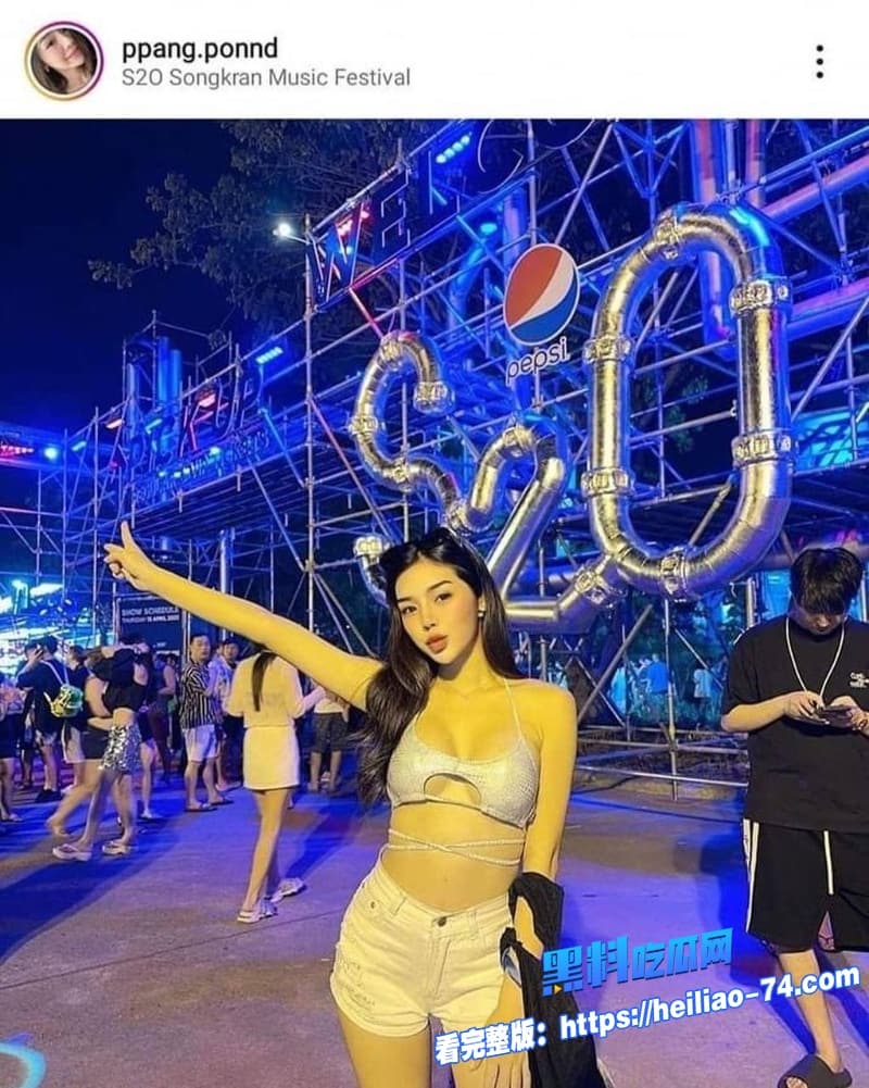 国外泼水节正妹大街上大胆露奶水花四溅中奶子晃荡不停网友直呼过瘾7 国外泼水节正妹大街上大胆露奶水花四溅中奶子晃荡不停网友直呼过瘾7