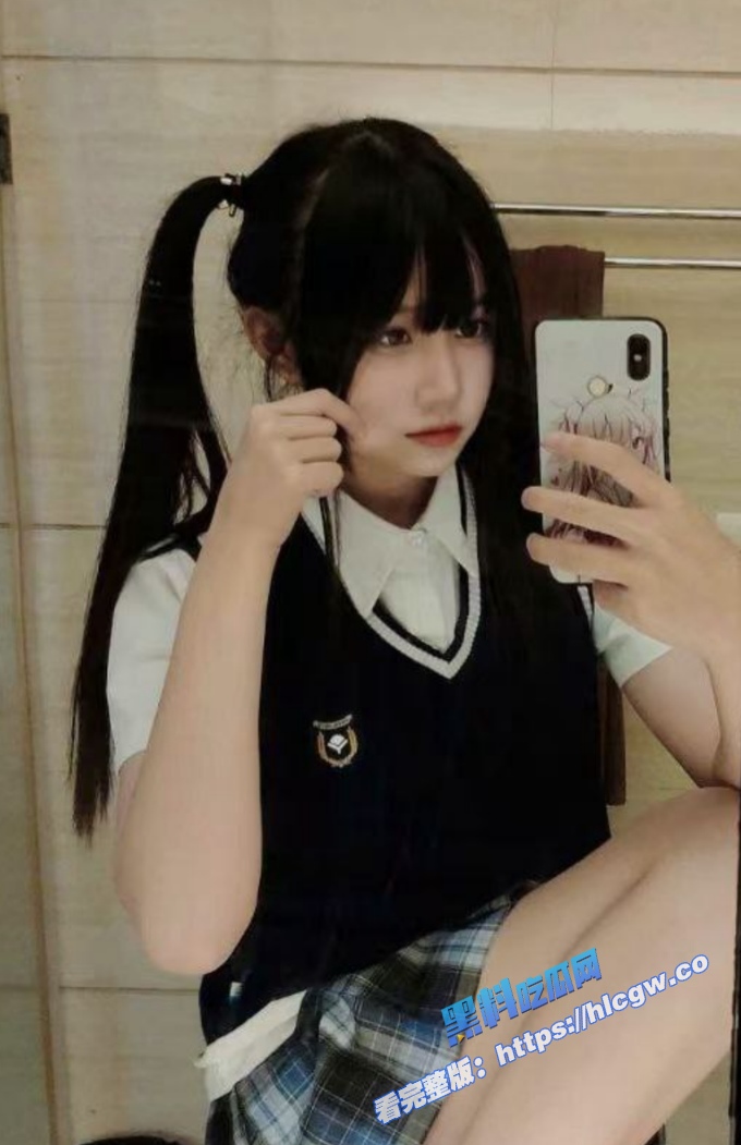 二次元美少女 宿野suye 土豪定制极品女coser私拍福利视频泄密，这长相也太可爱了吧，肥臀蜜乳白虎嫩鲍，下体粉嫩无毛图1