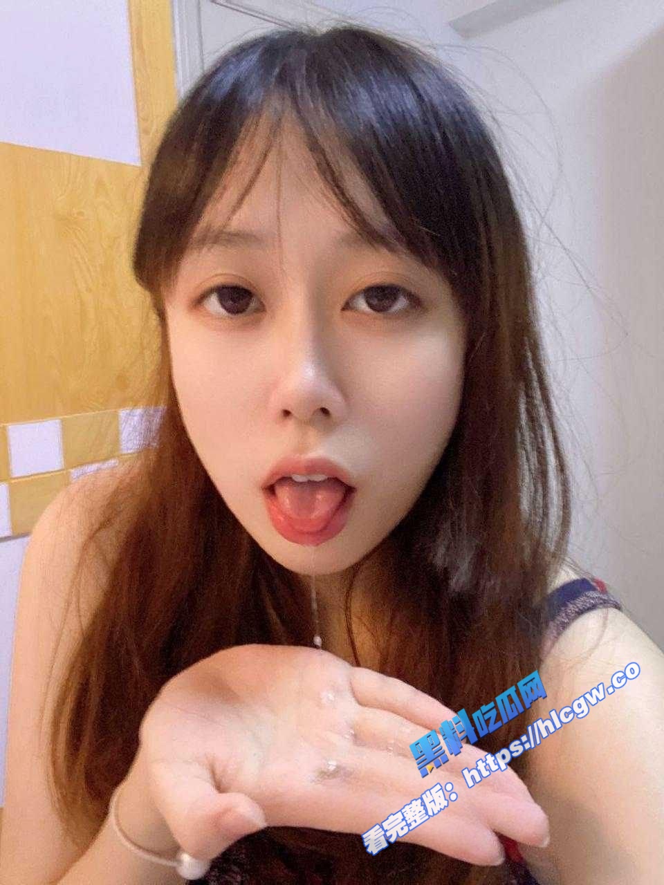 前海航高管的女儿 谭昕芸 约炮视频曝光 身穿情趣装供炮友调教玩弄 母狗本性展现！2