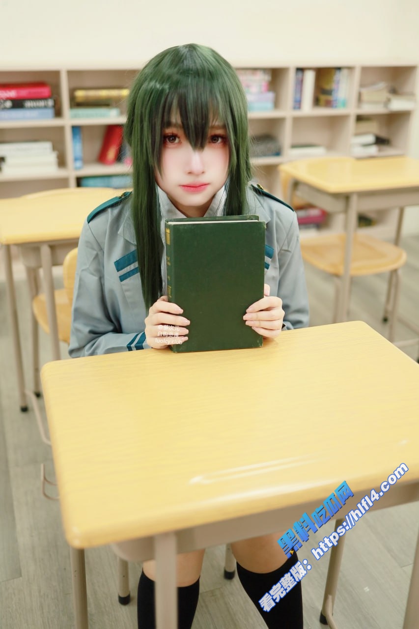 推特极品cos福利姬 慕慕Momo cos蛙吹梅雨 震动棒狂震性感骚穴 撅起屁股被大屌后入！1