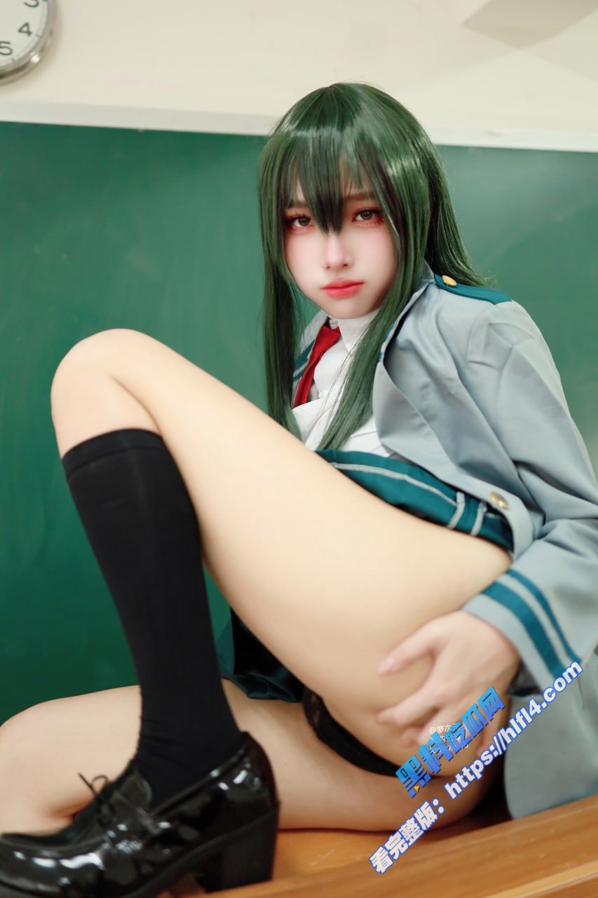 推特极品cos福利姬 慕慕Momo cos蛙吹梅雨 震动棒狂震性感骚穴 撅起屁股被大屌后入！3