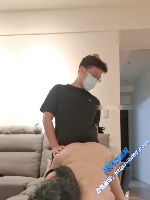 推特极品cos福利姬 慕慕Momo cos蛙吹梅雨 震动棒狂震性感骚穴 撅起屁股被大屌后入！9