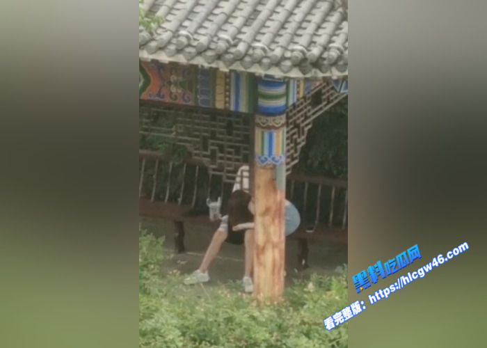 陕西理工大学 小情侣凉亭下户外激战 女生埋头口交 被吃瓜路人完整拍下 视频全网疯传6 陕西理工大学 小情侣凉亭下户外激战 女生埋头口交 被吃瓜路人完整拍下 视频全网疯传6
