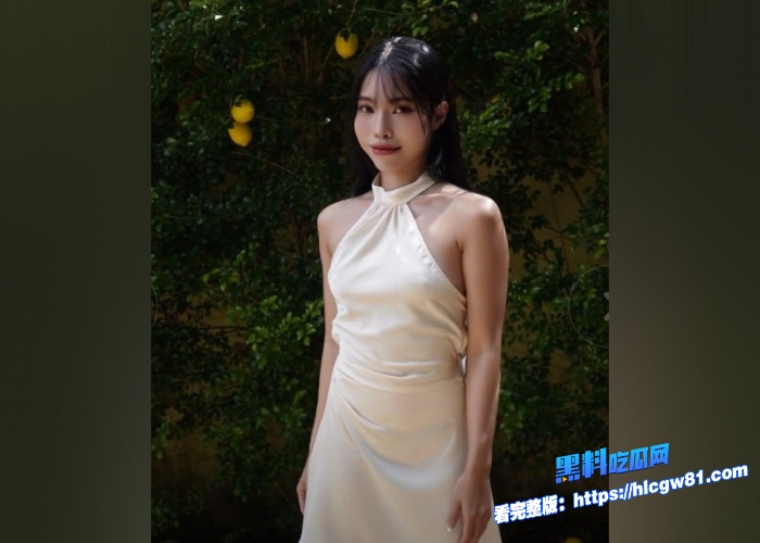 知名极品亚洲网黄女星Miuzxc新作流出在妈妈隔壁房间偷摸操逼含着内裤被打桩被颜射一整脸 图3