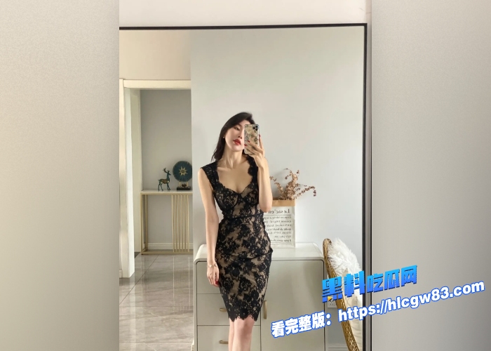 丰满熟女身材丰腴前凸后翘胸大屁股肥高抬双腿等候鸡巴揉虐操逼技术超猛一般人满足不了10