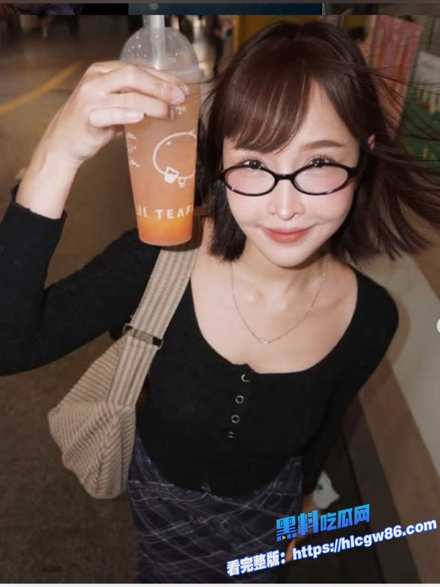 人气网黄女神 Deerlong人妻本色沙发上寸止男友到爆炸女上位骑乘强制内射不拔出 9