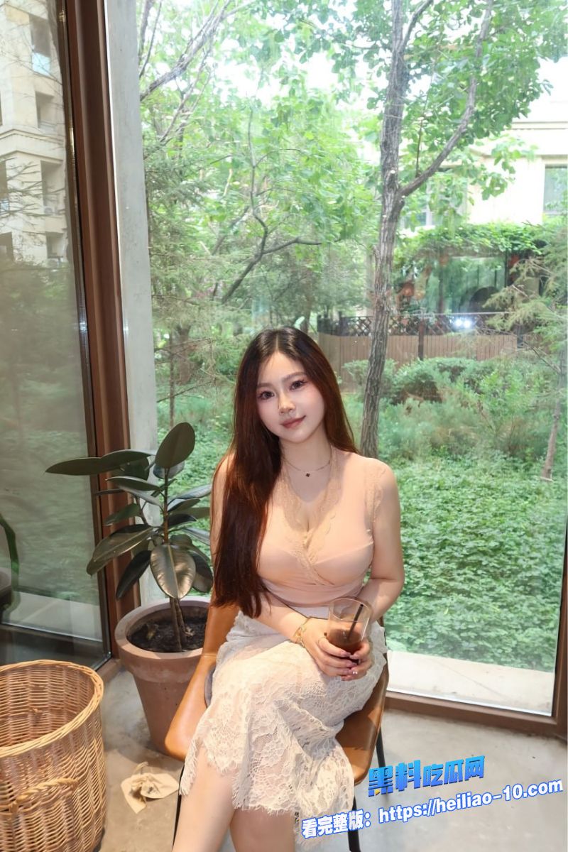 上海极品反差婊林雨欣和男友出租屋啪啪 1