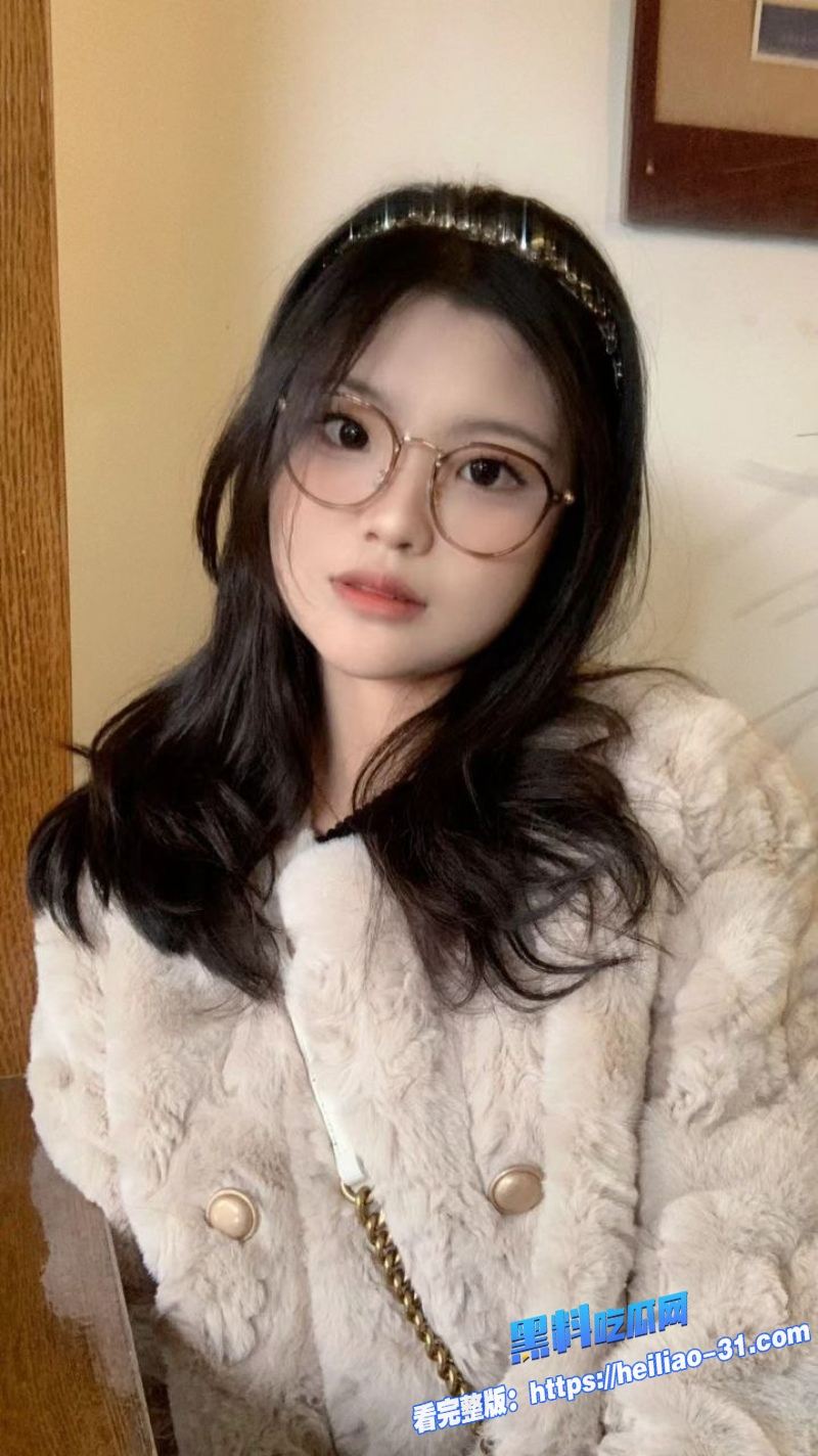 广西职业技术学院反差学妹李铭铭清纯校园女神私下变身乖巧小母狗4