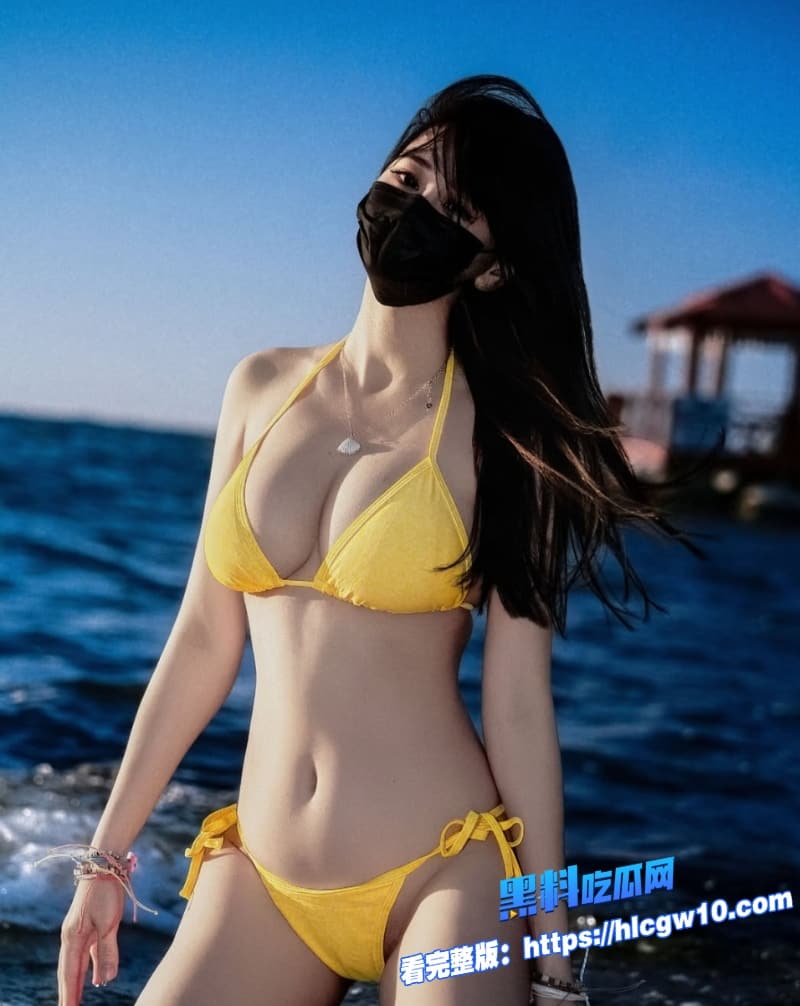 推特巨乳福利姬小水水床上主动口交骑乘狂扭性事丰富的她把男子榨精到腿软11