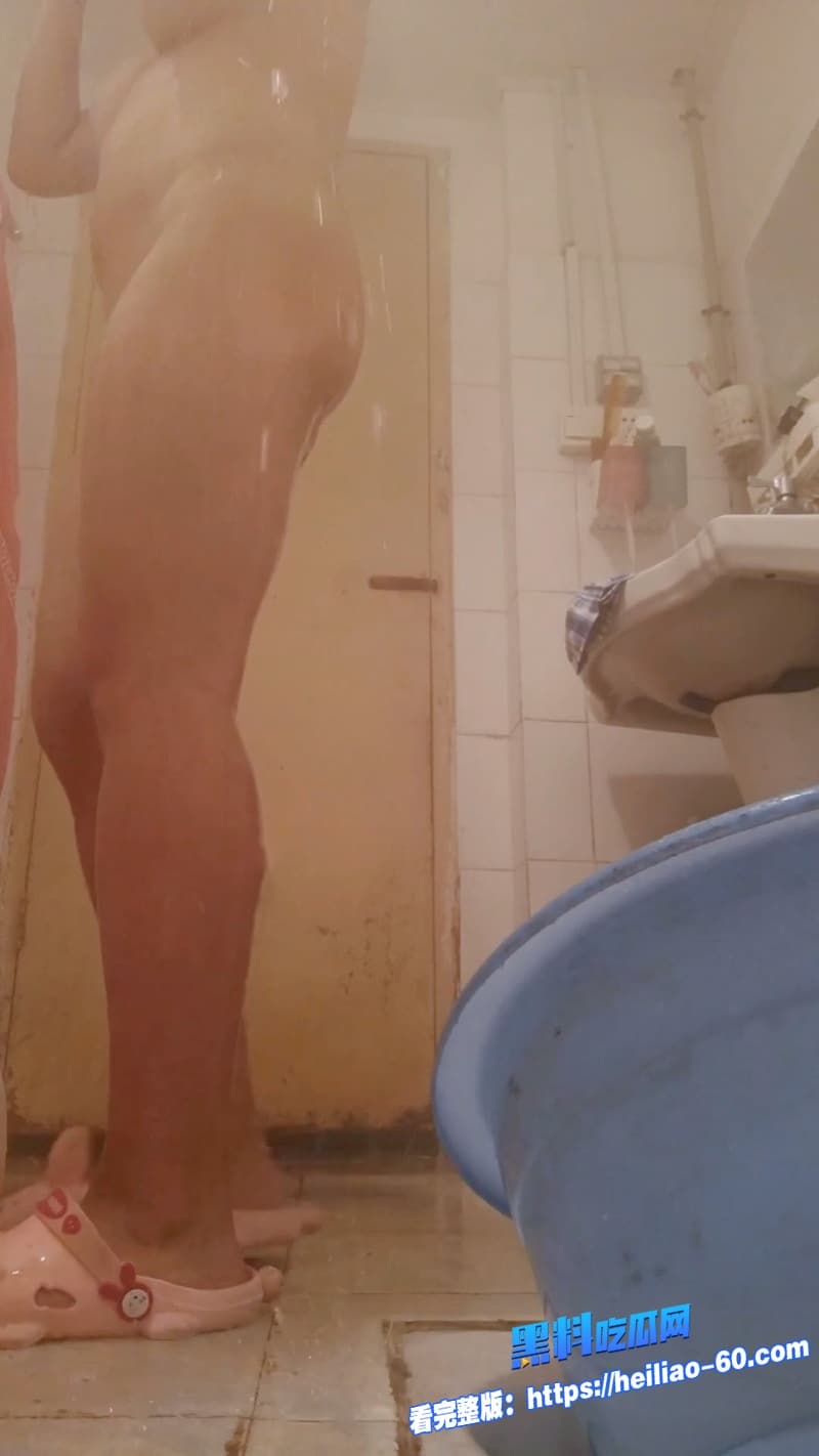 浴室偷拍系列邪恶房东偷拍巨乳少妇洗澡抹沐浴露揉逼逼那段小编看的真受不了3 浴室偷拍系列邪恶房东偷拍巨乳少妇洗澡抹沐浴露揉逼逼那段小编看的真受不了3