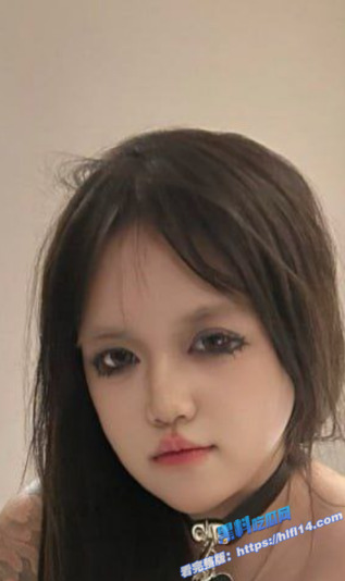 银川某学院微胖精神小妹大学生 虽然微胖但是奶子是真的大！2