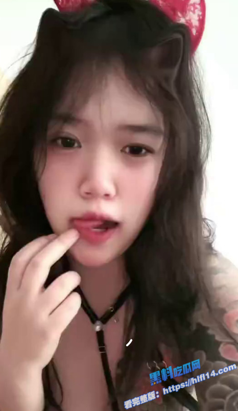 银川某学院微胖精神小妹大学生 虽然微胖但是奶子是真的大！3