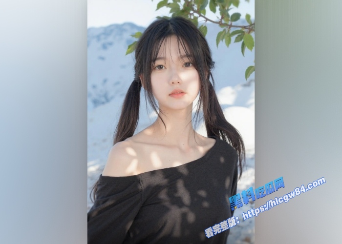 顶级美少女福利姬小恩黑丝制服户外露出！4