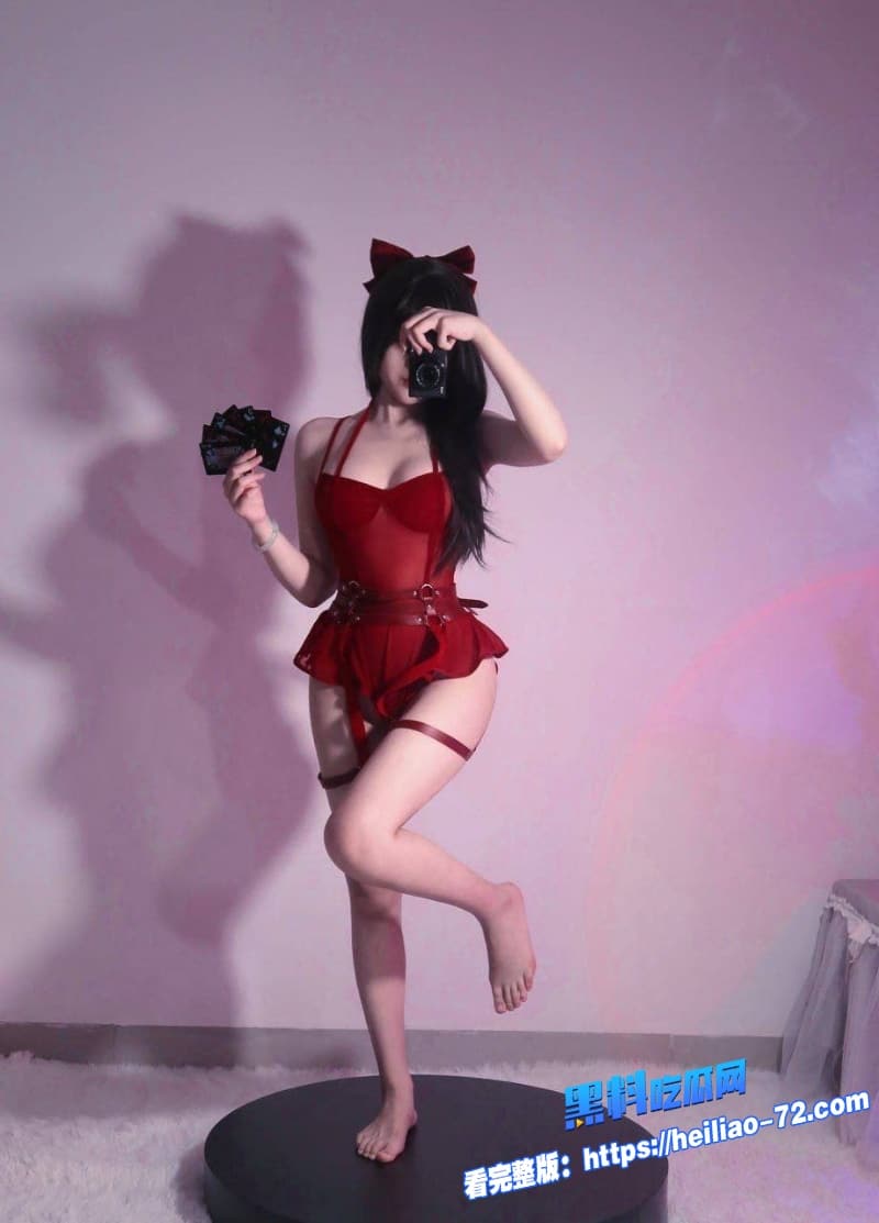 日本高颜值美少女木村叶月私拍视频流出红情趣内衣对镜自拍大胆叉腿露白虎嫩穴太勾人了1
