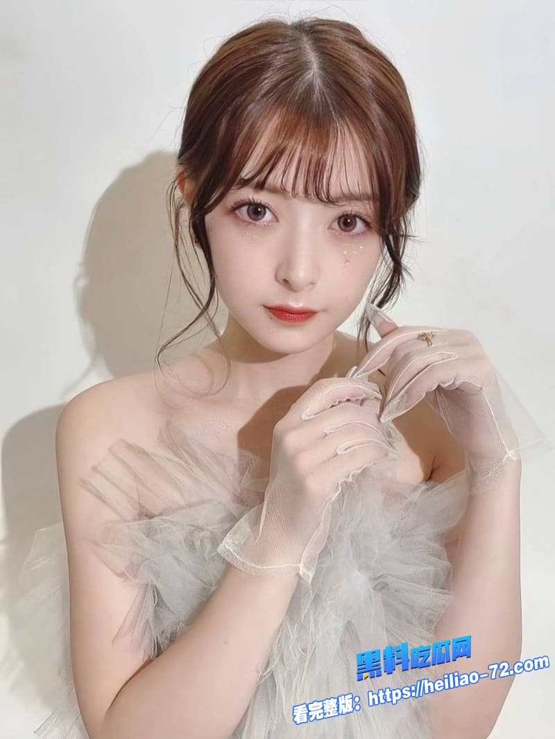 日本高颜值美少女木村叶月私拍视频流出红情趣内衣对镜自拍大胆叉腿露白虎嫩穴太勾人了6