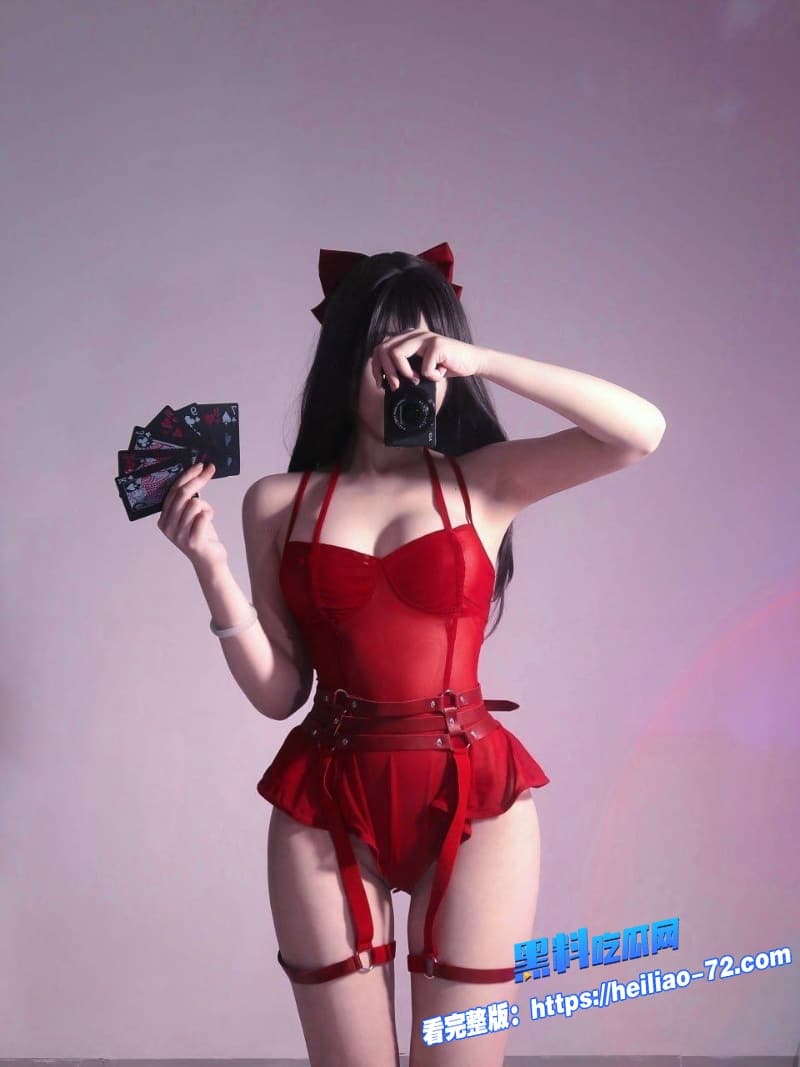 日本高颜值美少女木村叶月私拍视频流出红情趣内衣对镜自拍大胆叉腿露白虎嫩穴太勾人了13