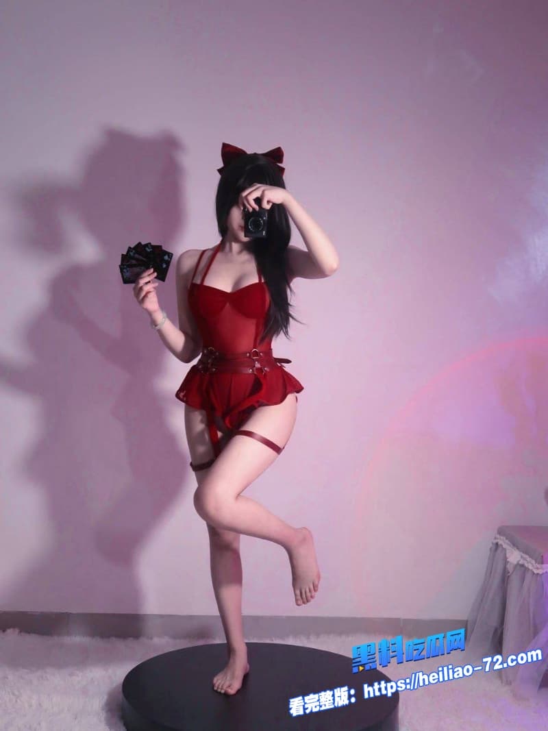 日本高颜值美少女木村叶月私拍视频流出红情趣内衣对镜自拍大胆叉腿露白虎嫩穴太勾人了15
