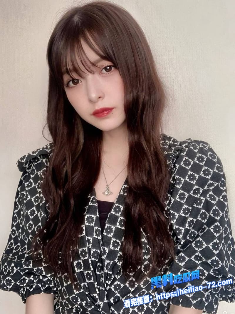 日本高颜值美少女木村叶月私拍视频流出红情趣内衣对镜自拍大胆叉腿露白虎嫩穴太勾人了22