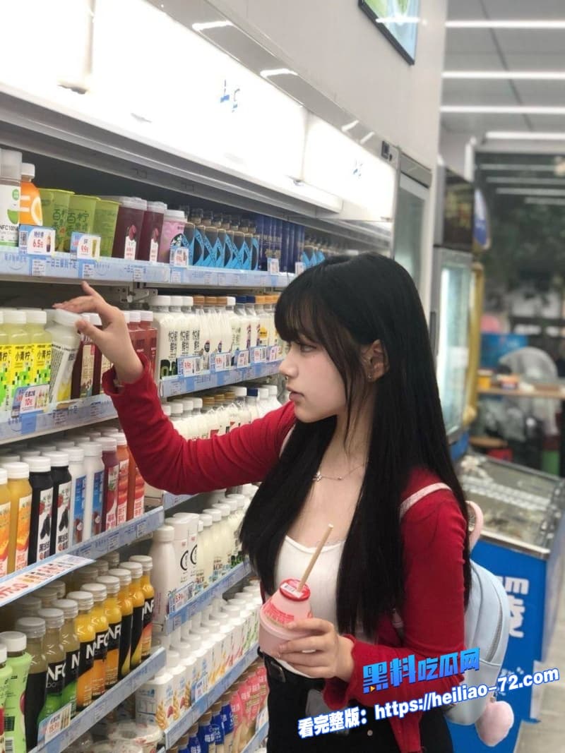 日本高颜值美少女木村叶月私拍视频流出红情趣内衣对镜自拍大胆叉腿露白虎嫩穴太勾人了23
