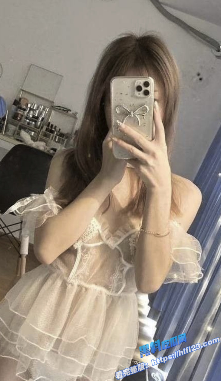 抖音280万粉丝反差网红 天降之雯 不雅视频合集流出 清纯的外表下 隐藏着骚母狗的内心！5