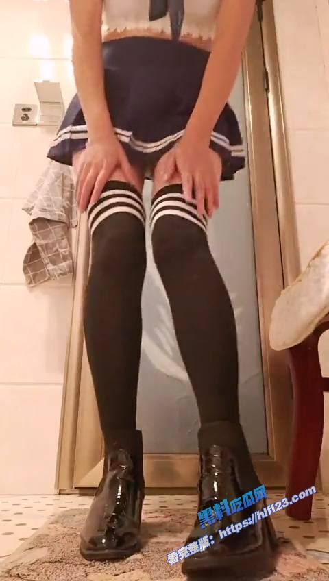 抖音少妇 纔老师 大长腿裸舞诱惑足控 自慰扣逼狂喷淫水！图8