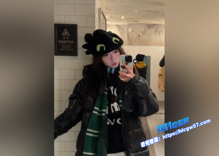 海角乱伦大神 梦想是母姨双飞 约炮小姨闺蜜到家里，当着小姨的面操她闺蜜，整的小姨都吃醋了5