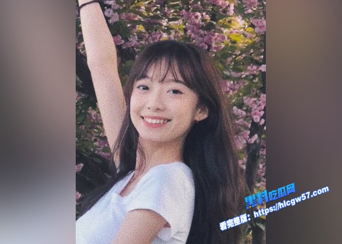 海角乱伦大神 梦想是母姨双飞 约炮小姨闺蜜到家里，当着小姨的面操她闺蜜，整的小姨都吃醋了6