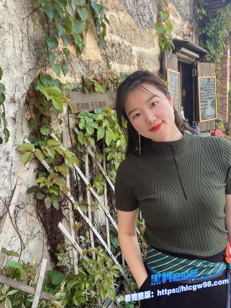 重庆丰都医院临聘人员王丽与老公常年异地性欲旺盛的她多次约炮 2 重庆丰都医院临聘人员王丽与老公常年异地性欲旺盛的她多次约炮 2