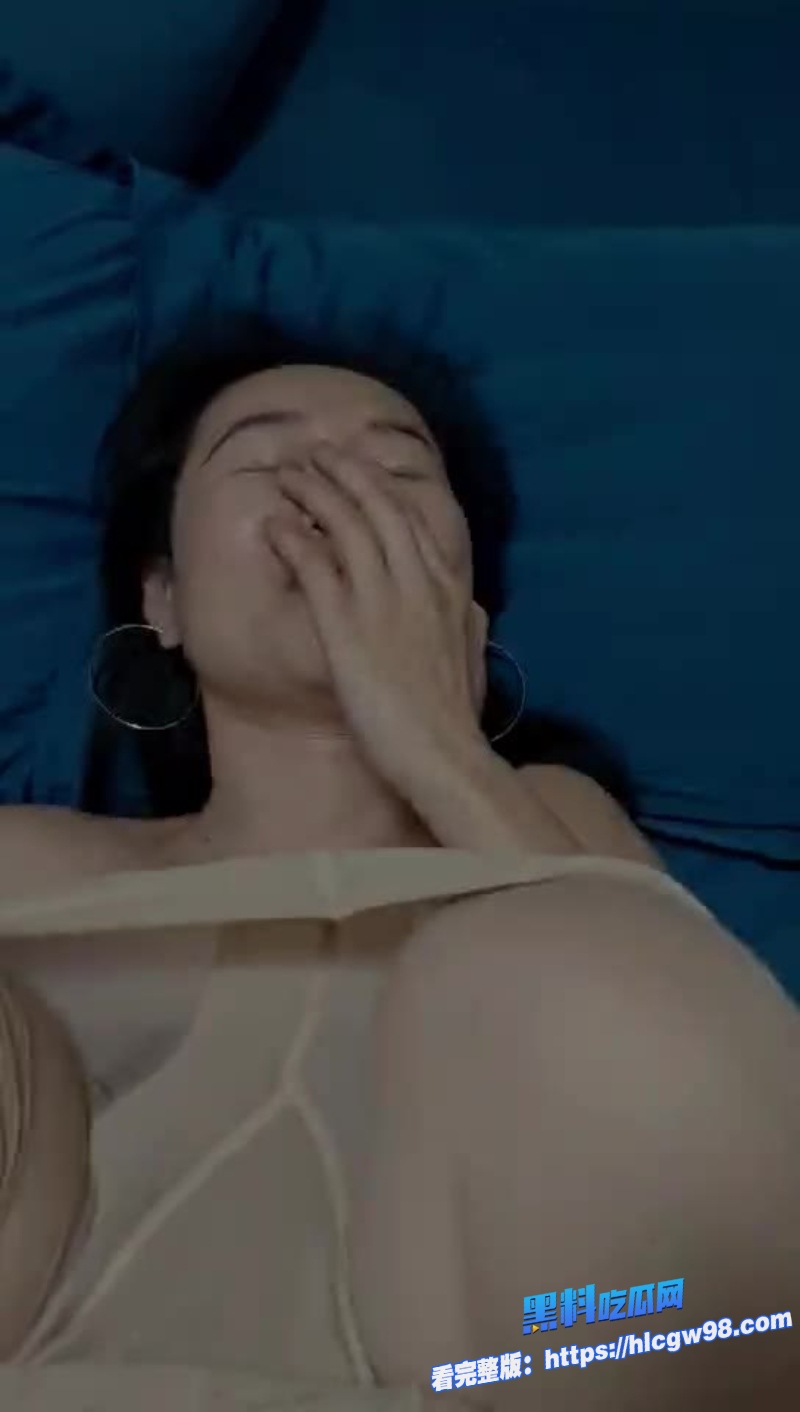 重庆丰都医院临聘人员王丽与老公常年异地性欲旺盛的她多次约炮 8 重庆丰都医院临聘人员王丽与老公常年异地性欲旺盛的她多次约炮 8