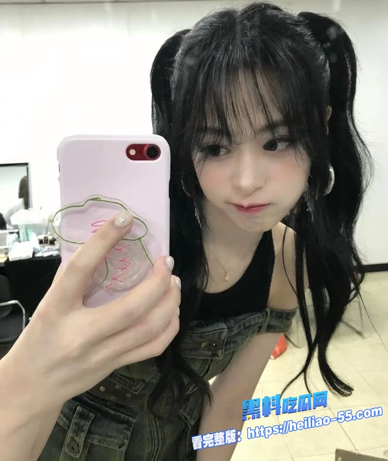 海角乱伦妹妹红色情趣内衣勾引哥哥爸妈不在家直接开干对兄妹反差简直太炸1