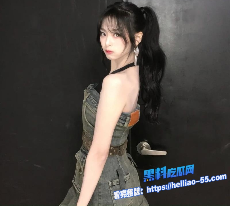 海角乱伦妹妹红色情趣内衣勾引哥哥爸妈不在家直接开干对兄妹反差简直太炸3