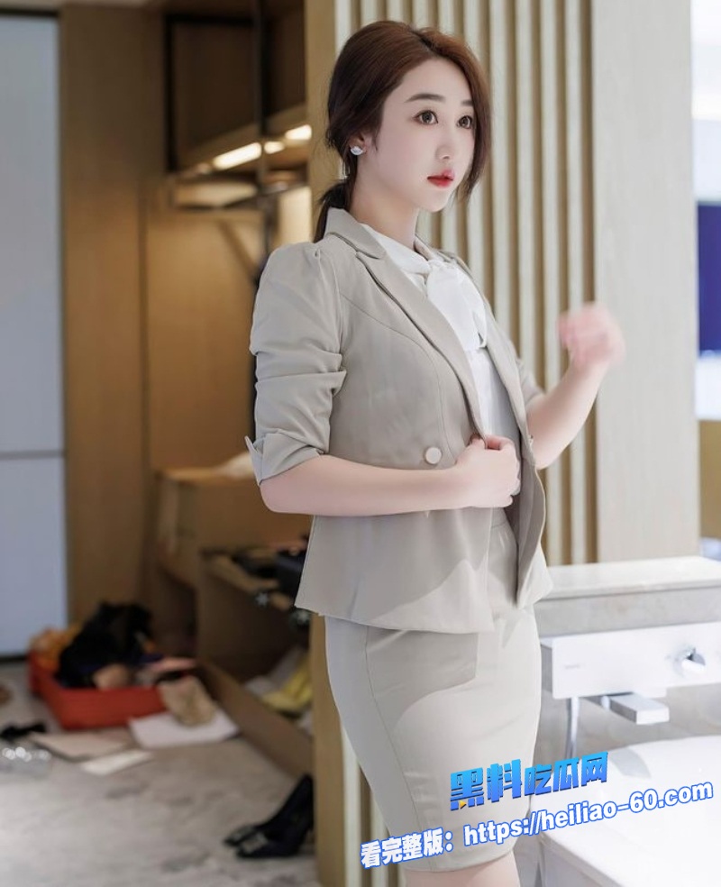 秘书制服姐姐黑丝短裙白衬衫骚气满满的OL装扮2 秘书制服姐姐黑丝短裙白衬衫骚气满满的OL装扮2