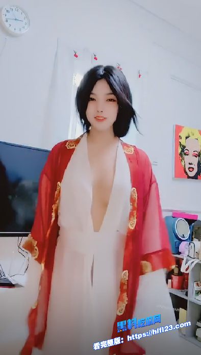 艺校舞蹈系校花 杨晓华 古风骚舞系列合集 大奶肥臀搔首弄姿 抖音风裸舞 反差感爆棚！图2