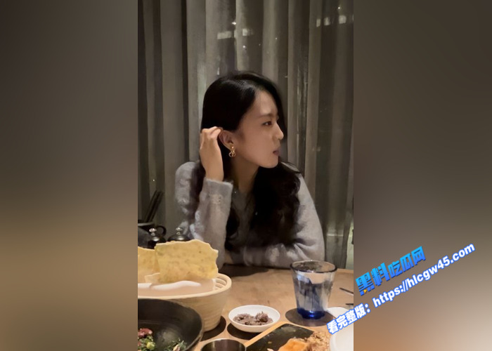 顶级大专妹 背着男友出轨金主 被绿帽男友怒其曝光性爱视频 被金主调教 各种姿势无套内射2