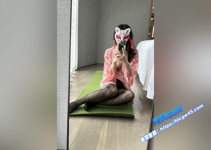 顶级大专妹 背着男友出轨金主 被绿帽男友怒其曝光性爱视频 被金主调教 各种姿势无套内射16