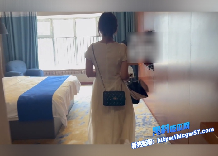 按摩小子原创第17期偷拍金融公司极品白领小姐姐做精油按摩肤白貌美丰乳翘臀极品身材淫水直流拉丝了 图7 按摩小子原创第17期偷拍金融公司极品白领小姐姐做精油按摩肤白貌美丰乳翘臀极品身材淫水直流拉丝了 图7