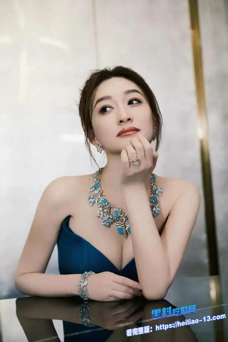 AI明星换脸黑科技炸裂李小冉变身黑丝女秘书 4