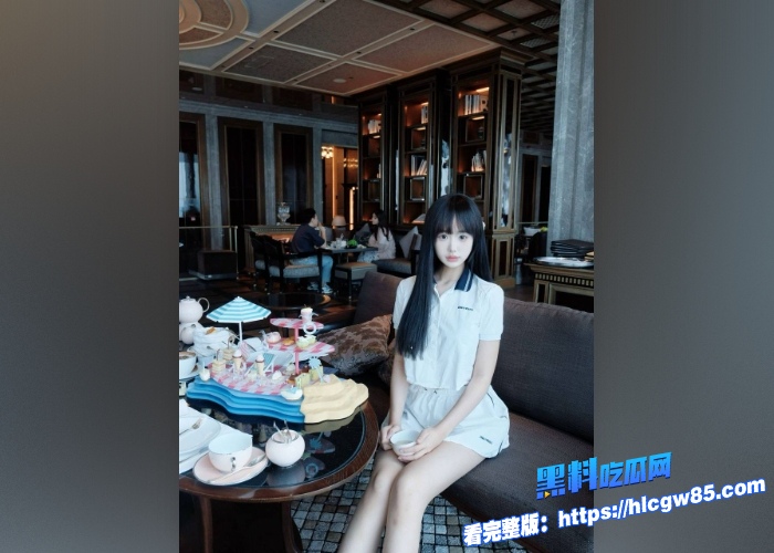 乱伦演绎萌崽儿清纯高中生女儿嫩穴自慰被爸爸撞破巨棒狂操蜜穴灌喉父女禁忌高潮内射 2