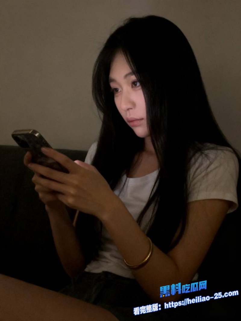 JK制服拜金学妹被学长套路酒店仙人跳说好有积蓄结果存了十年精液鸡巴太大逼太小掰开猛插无套内射 4