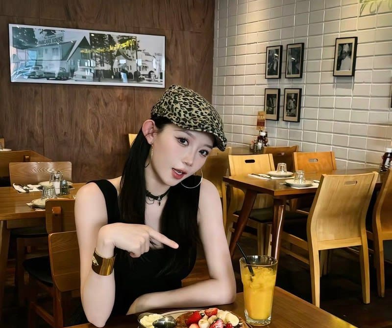 网红小伊伊婚姻崩盘！小鲜肉女闺蜜三亚3P出轨 丈夫头顶青青草原
