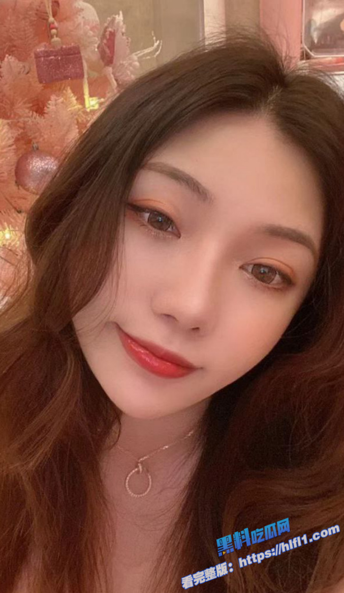 瓜友投稿 上海的美骚货同事沈君妍口活太好了 做的时候不断催我插深点1