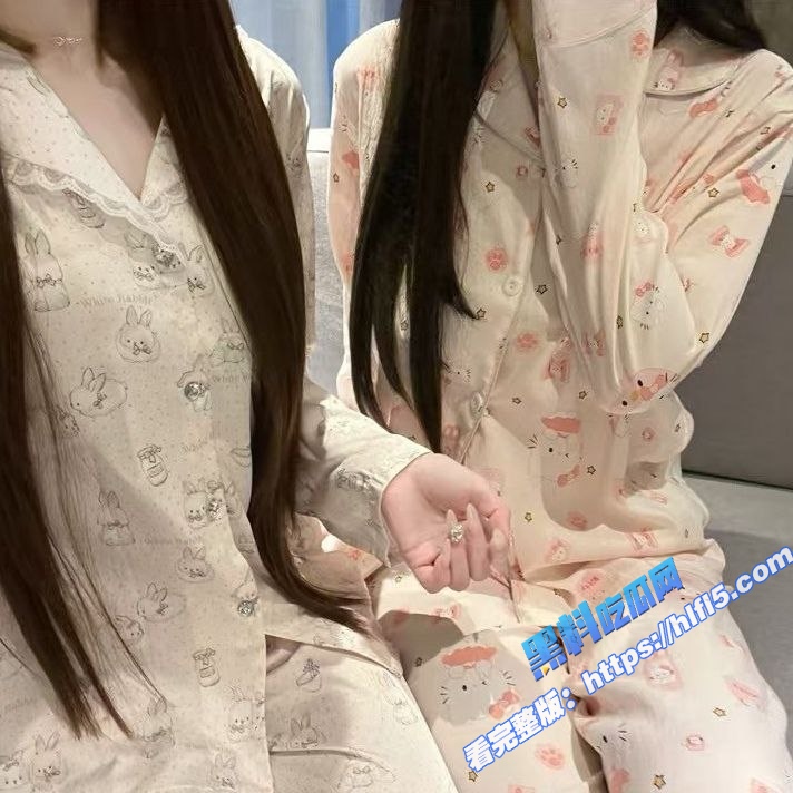 高中顶级拉拉的自拍视频曝光 高颜值加年轻身体与脸庞 一看一个不吱声！1