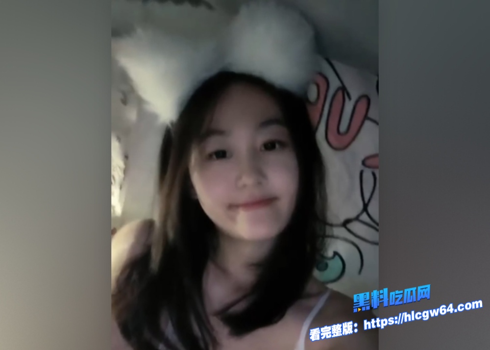 极品反差学生沈鑫怡算是淫劲被彻底开发了！穿着性感的情趣内衣，在床上露奶露穴，掰开骚穴给老司机们看！图7