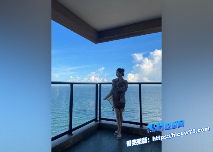 天津清纯女大贪慕虚荣为了买爱马仕下海被金主后入爆操视频流出jk制服肥臀天生炮架圣体 图4