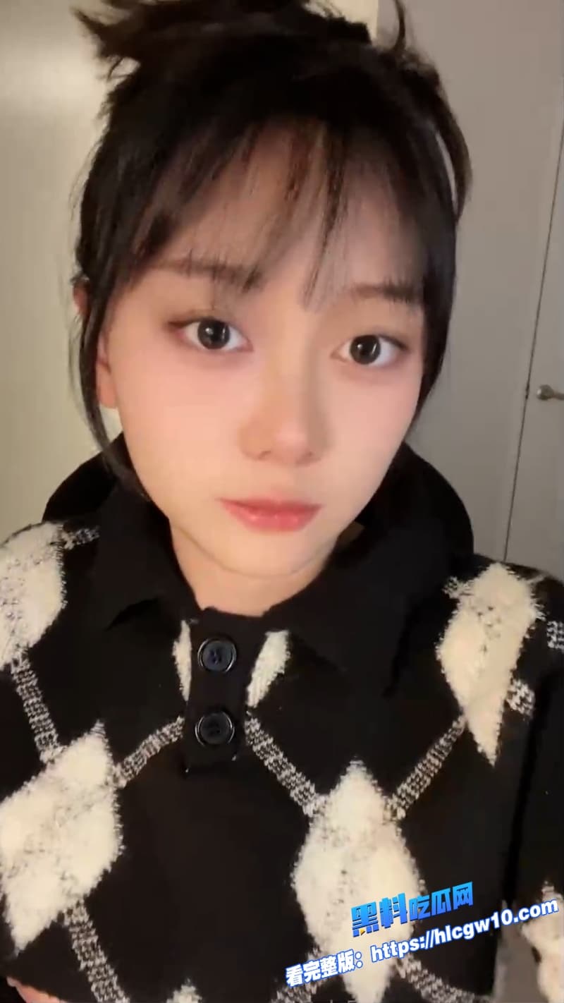 瓜友爆料已经被驯服的白虎小母狗情趣装跪迎主人回家主动剃毛乳夹自慰服务拉满到喷2 瓜友爆料已经被驯服的白虎小母狗情趣装跪迎主人回家主动剃毛乳夹自慰服务拉满到喷2