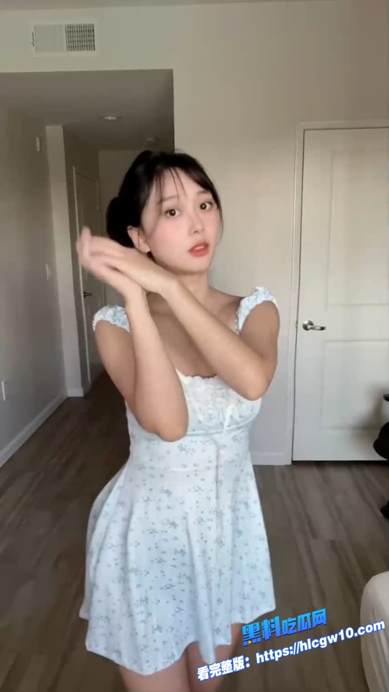 瓜友爆料已经被驯服的白虎小母狗情趣装跪迎主人回家主动剃毛乳夹自慰服务拉满到喷3 瓜友爆料已经被驯服的白虎小母狗情趣装跪迎主人回家主动剃毛乳夹自慰服务拉满到喷3