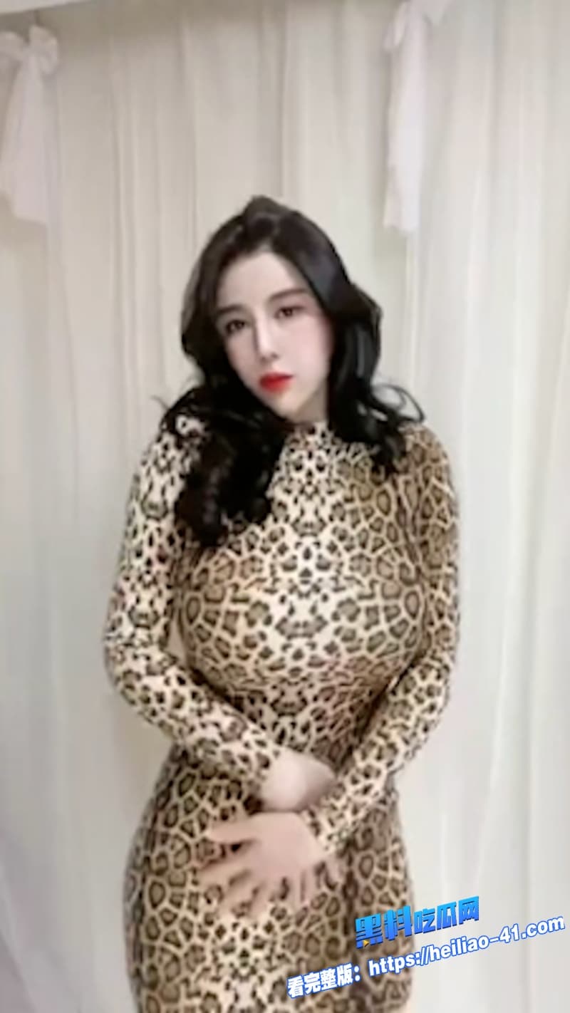 抖音高颜值网红猪小七大尺度私密写真合集流出全程露脸身穿各种各样的性感装看的人欲罢不能10 抖音高颜值网红猪小七大尺度私密写真合集流出全程露脸身穿各种各样的性感装看的人欲罢不能10